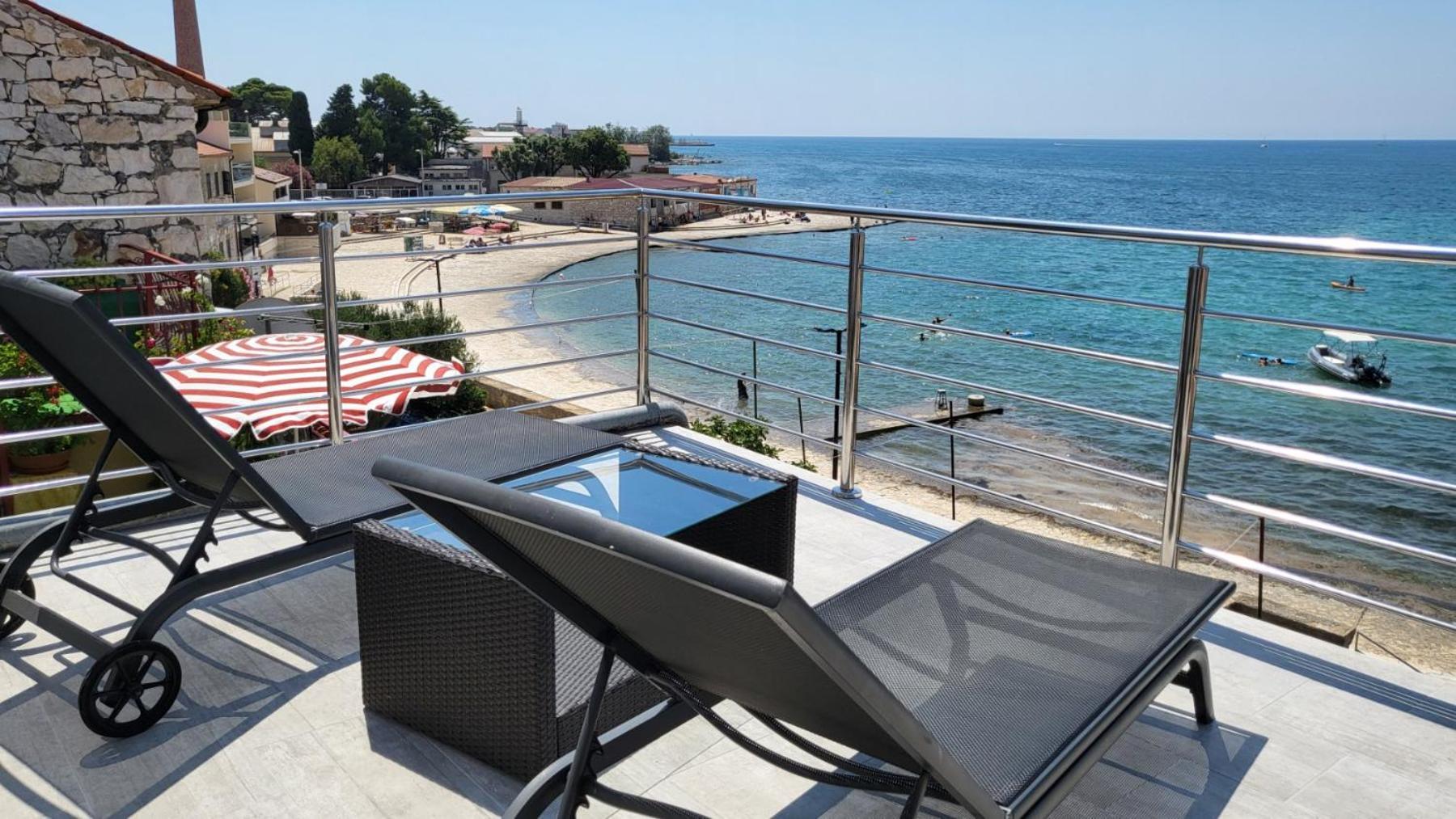 Dora With Sea View And Terrace Umag