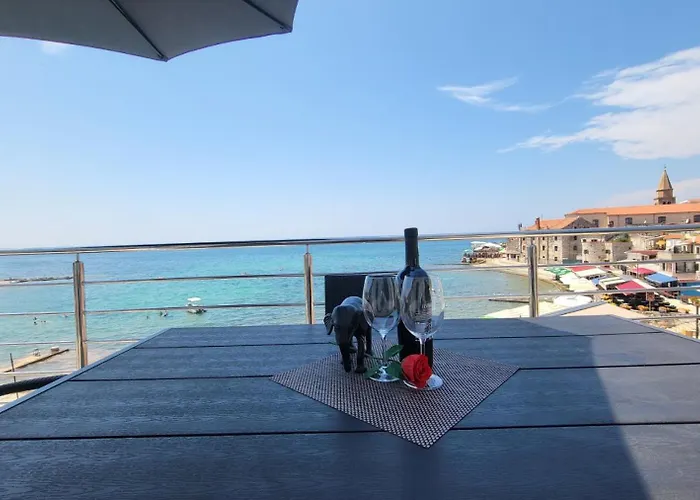 Apartman Dora With Sea View And Terrace